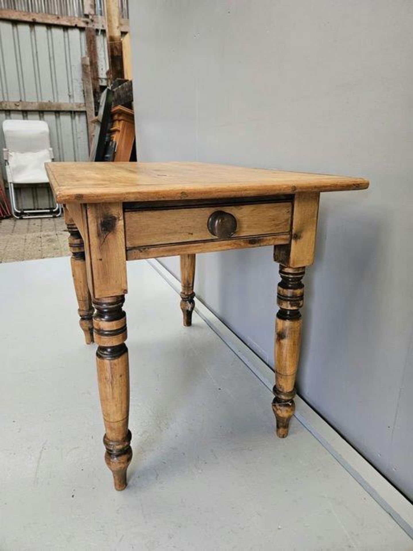 Small Pine Kitchen Table H74cm L100cm W61cm