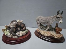 Border Fine Arts 'Safe Haven' MTR04 (53004) On Wood Base & Country Artists 'Donkey' 01033 On Wood Ba