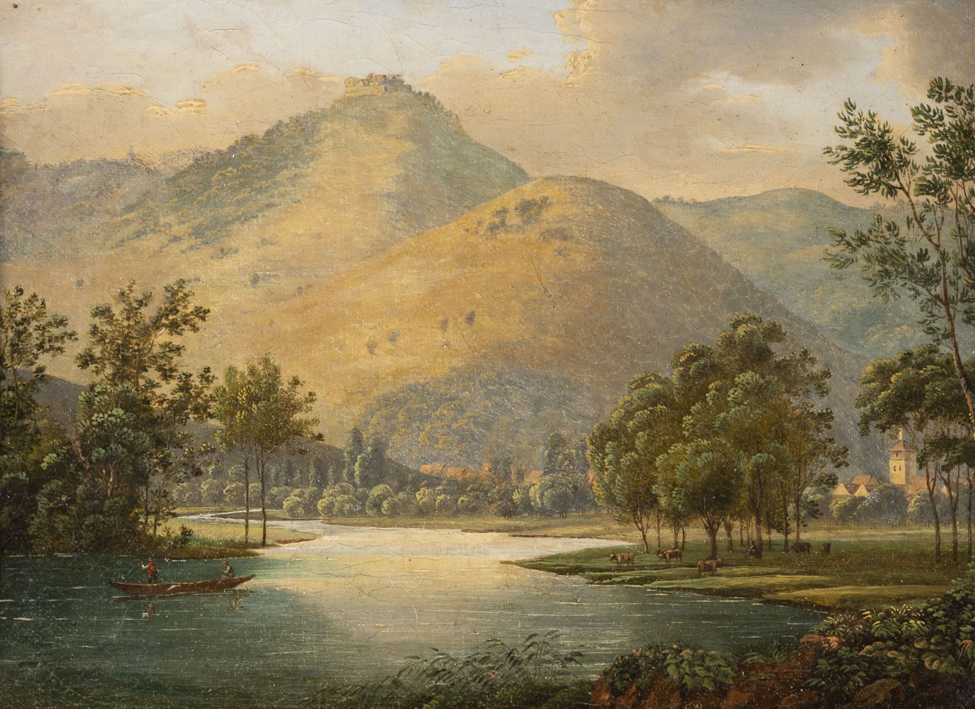 Flusslandschaft mit Blick auf einen Berg