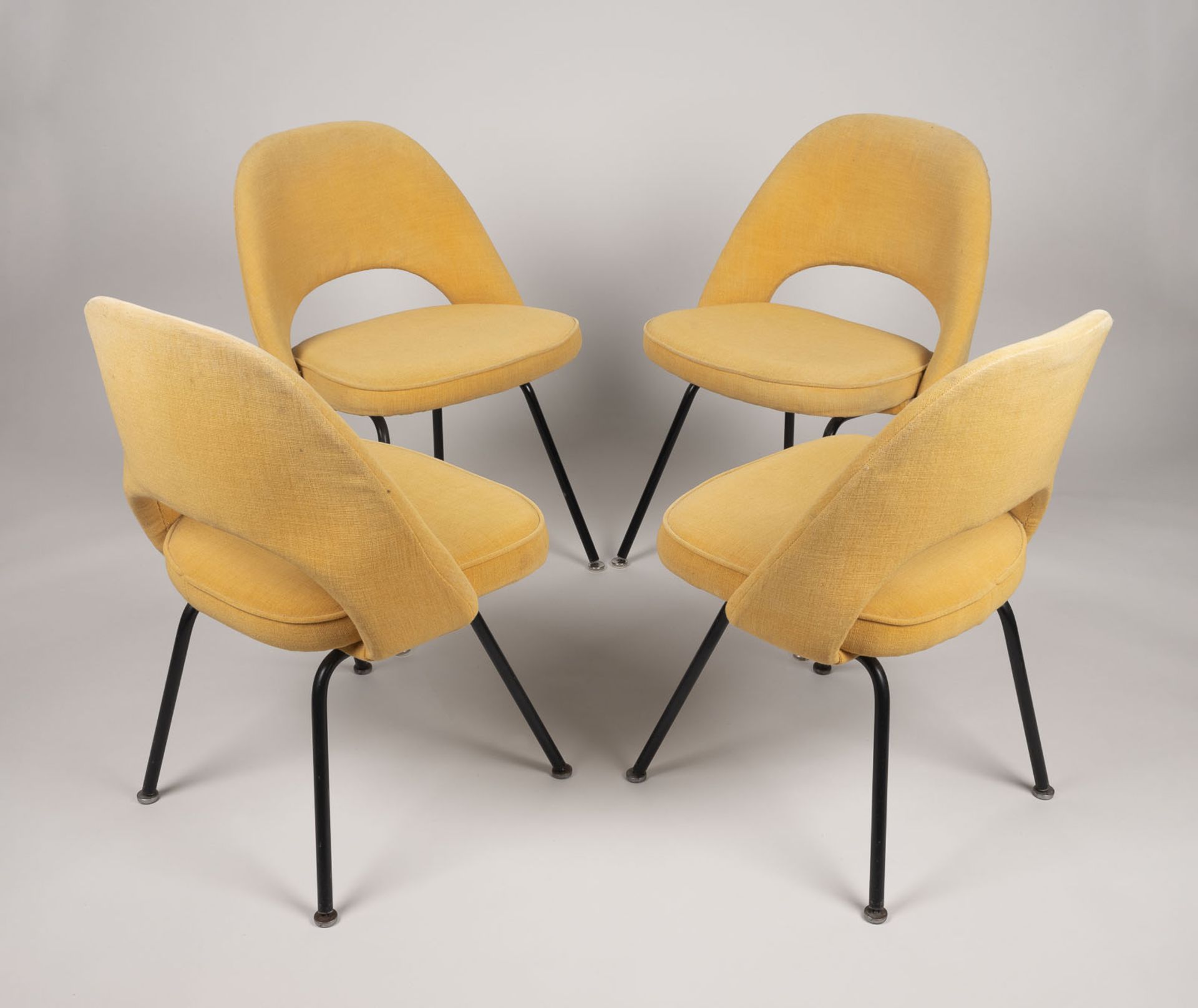 EERO SAARINEN VIER STÜHLE MODELL 'NR. 72 U' KNOLL INTERNATIONAL