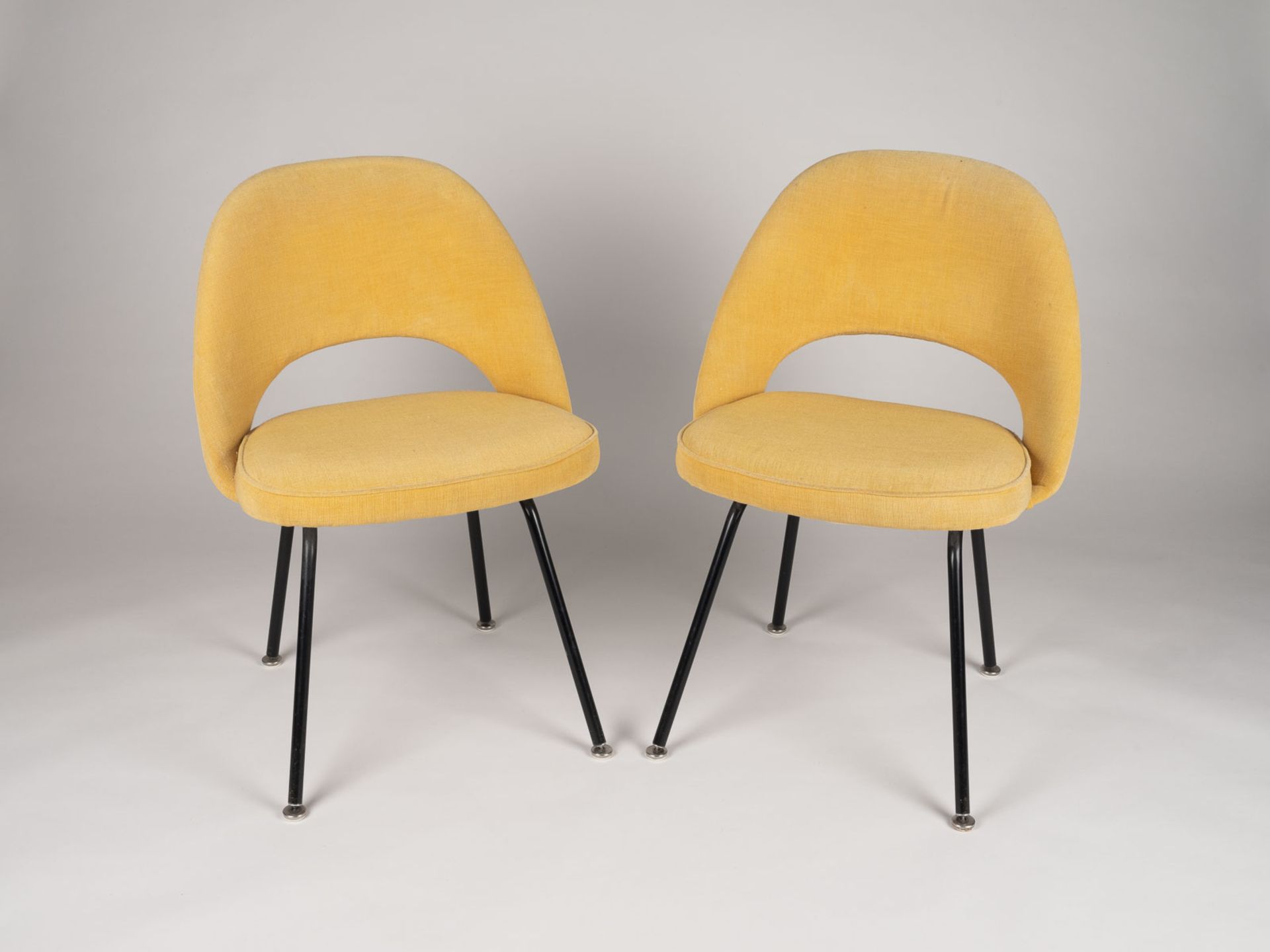 EERO SAARINEN VIER STÜHLE MODELL 'NR. 72 U' KNOLL INTERNATIONAL - Image 2 of 3