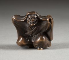 EIN FEINES HOLZGESCHNITZTES NETSUKE EINES NOH-TÄNZERS