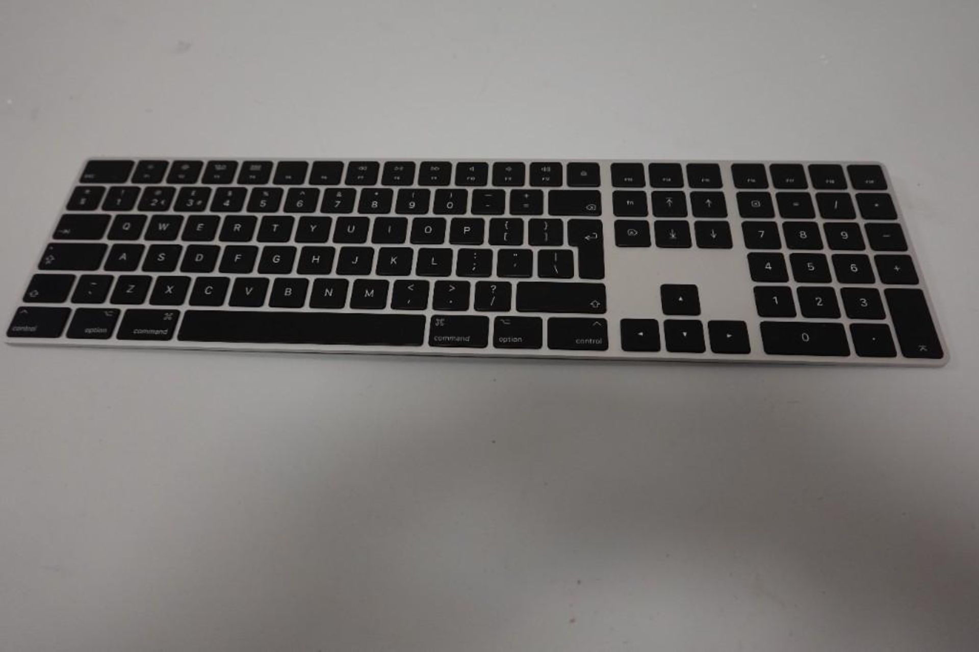 Apple keyboard (A1843)