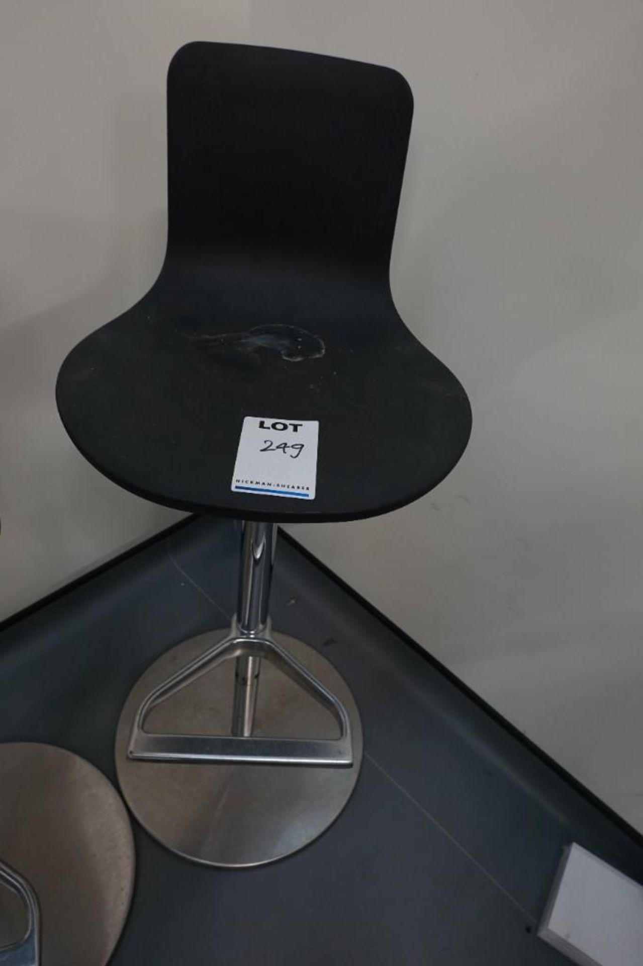 5x Vitra stools - Image 2 of 2
