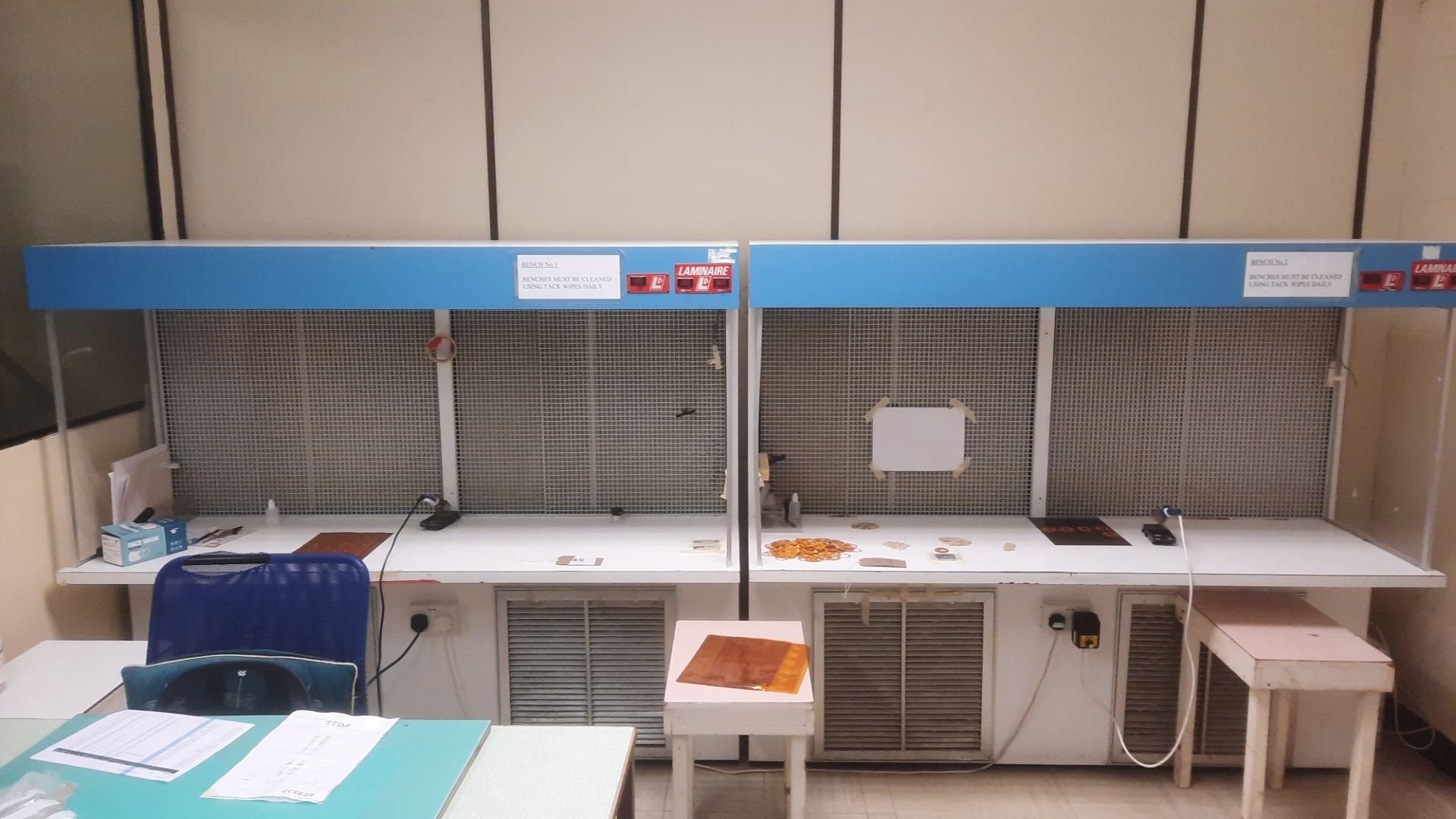 4: Laminair, Class 100, Flow Benches with