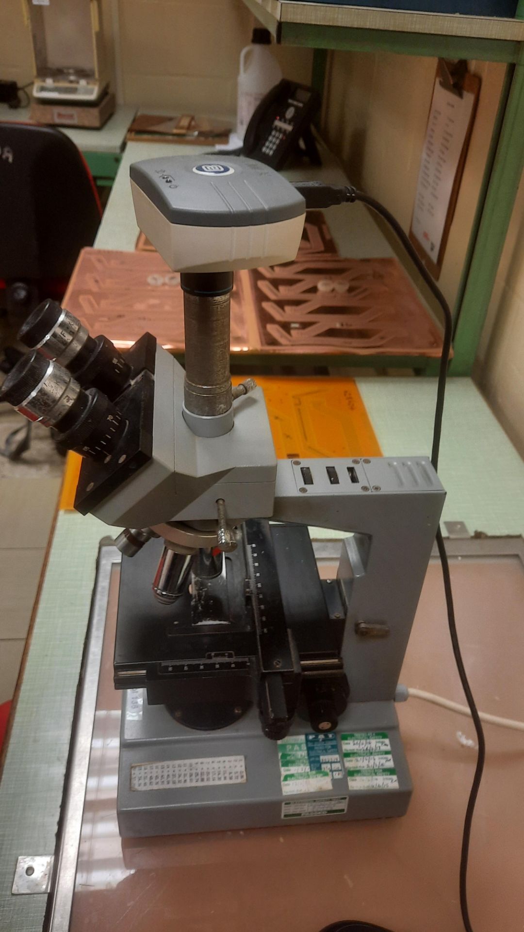 1: KYOWA , Metallurical Microscope Fitted with Measuring Graticule & CM EX Digital USB 2 Colour Came - Image 2 of 4