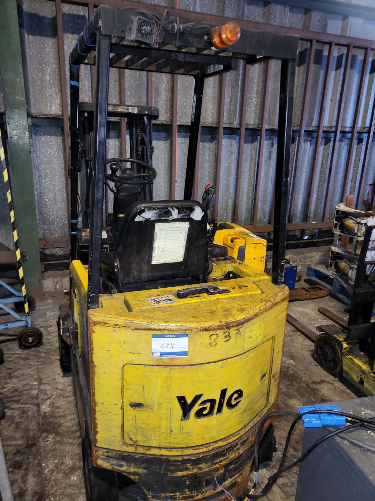 1 Yale Model ERP18AAF E1980 Ride On Battery Powered Fork Lift Truck with 1.480kg Capacity, 4500mm Ma - Image 4 of 5