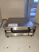 1 Unbranded Hot Plate