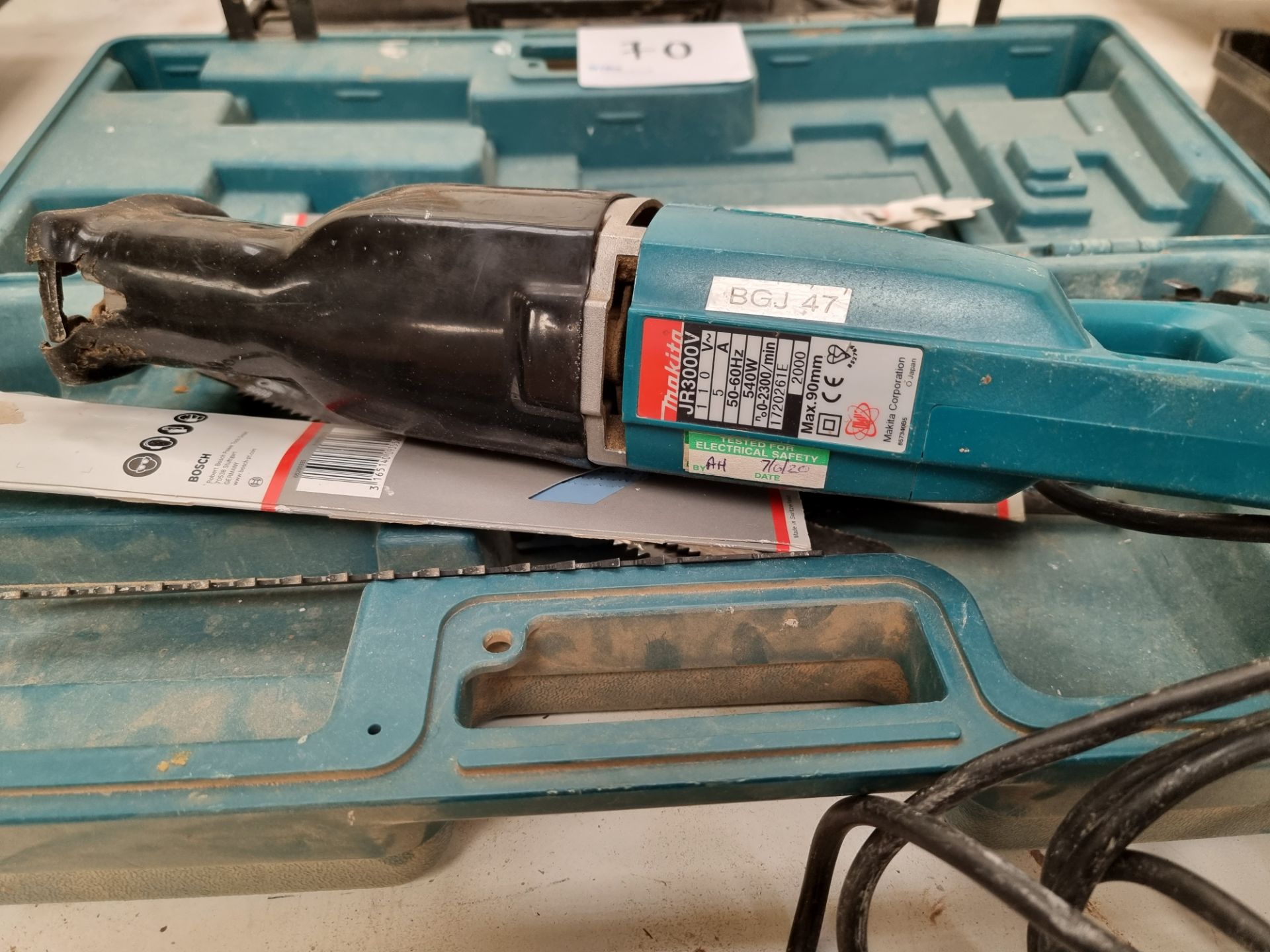 1: Makita JR3000V Corded Reciprocating Saw, with spares and box - Image 2 of 3