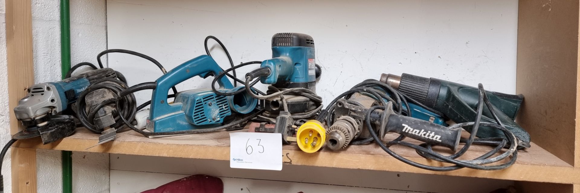 Contents of Shelf to include: various electrical power tools - Makita and Metabo