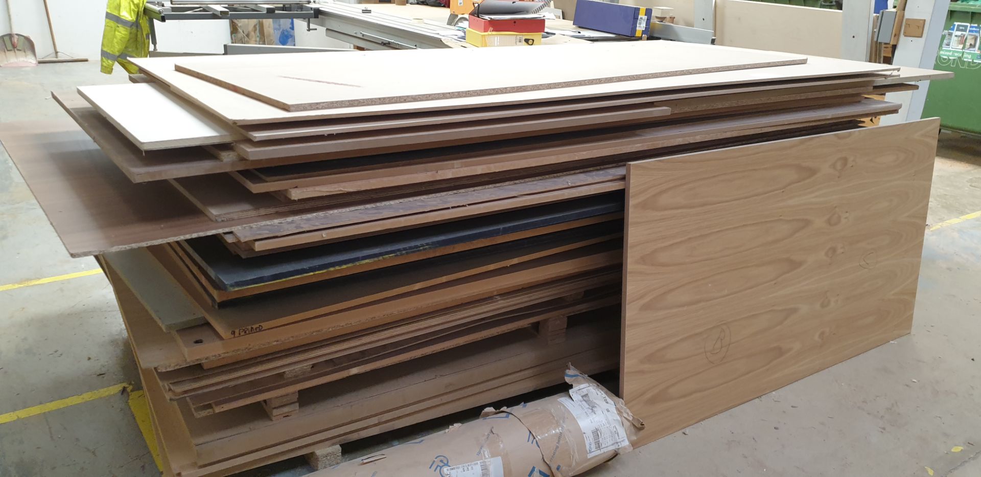 Qty: c25 board of MDF stock, Variety of SizesViewing Highly RecommendedPlease note: Bespoke Blue Boa