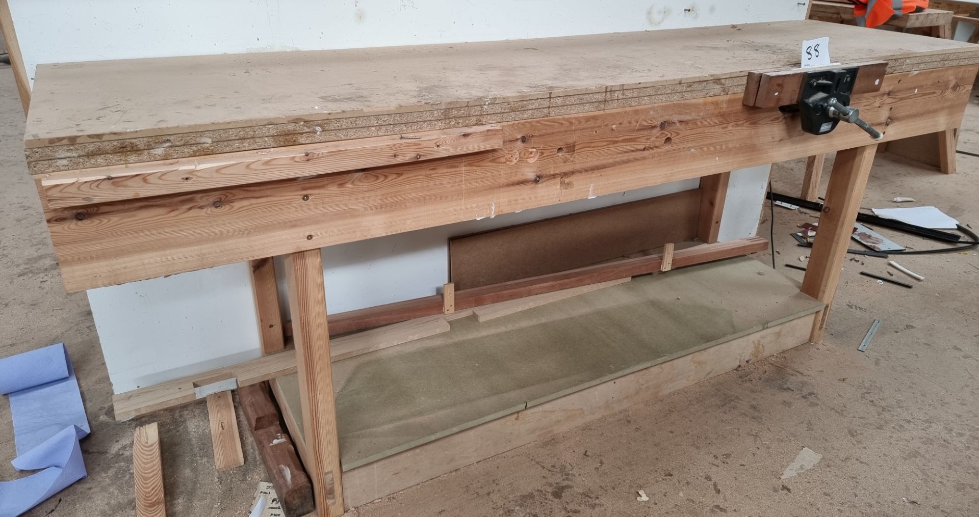 1: Bespoke c2metre bench, complete with Axminster Trade Vice Please note, contents of wooden stock n