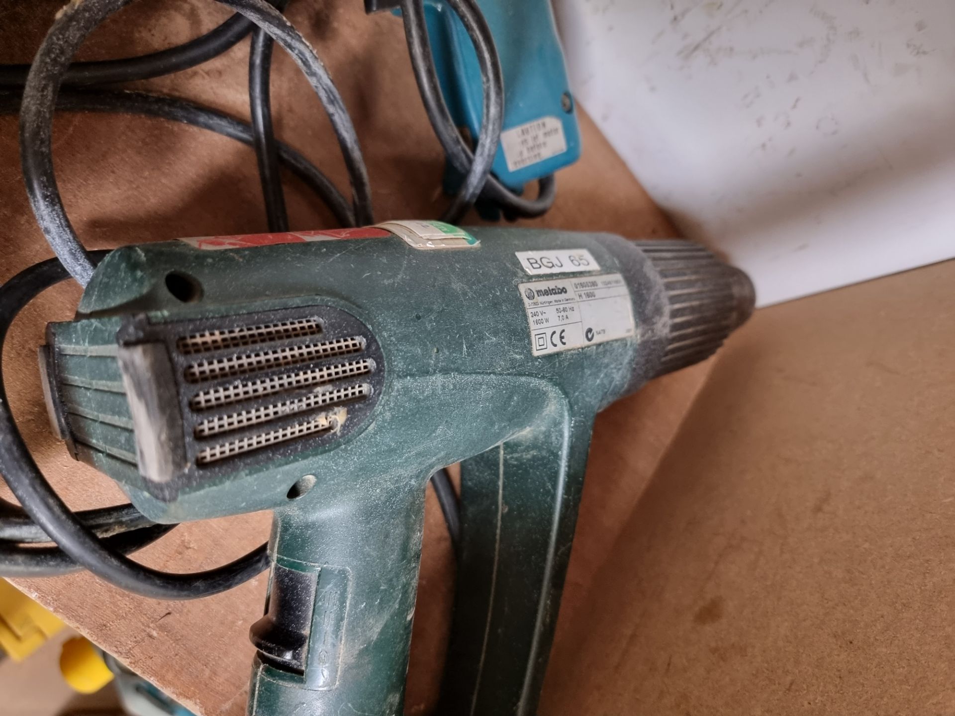 Contents of Shelf to include: various electrical power tools - Makita and Metabo - Image 5 of 5