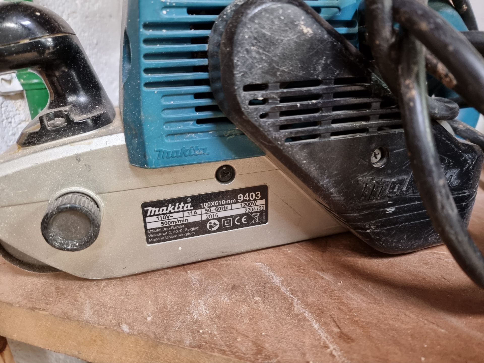 Contents of Shelf to include 3: Makita 9403 Electric Belt Sander - Image 2 of 2