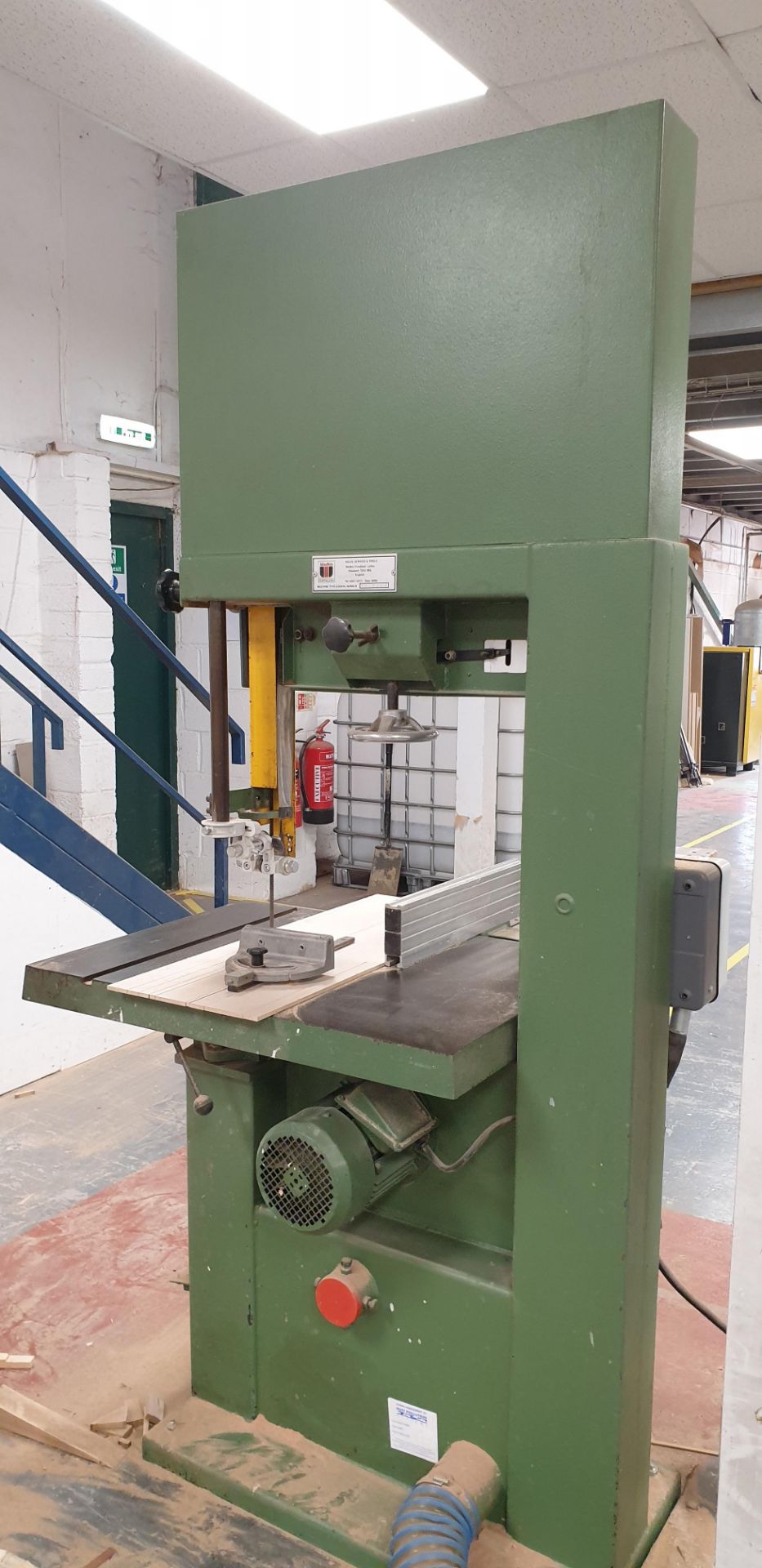 1: Wadkin C6 Vertical Band Saw Serial Number: C6-88678 Please note, extraction system is not include - Image 3 of 4