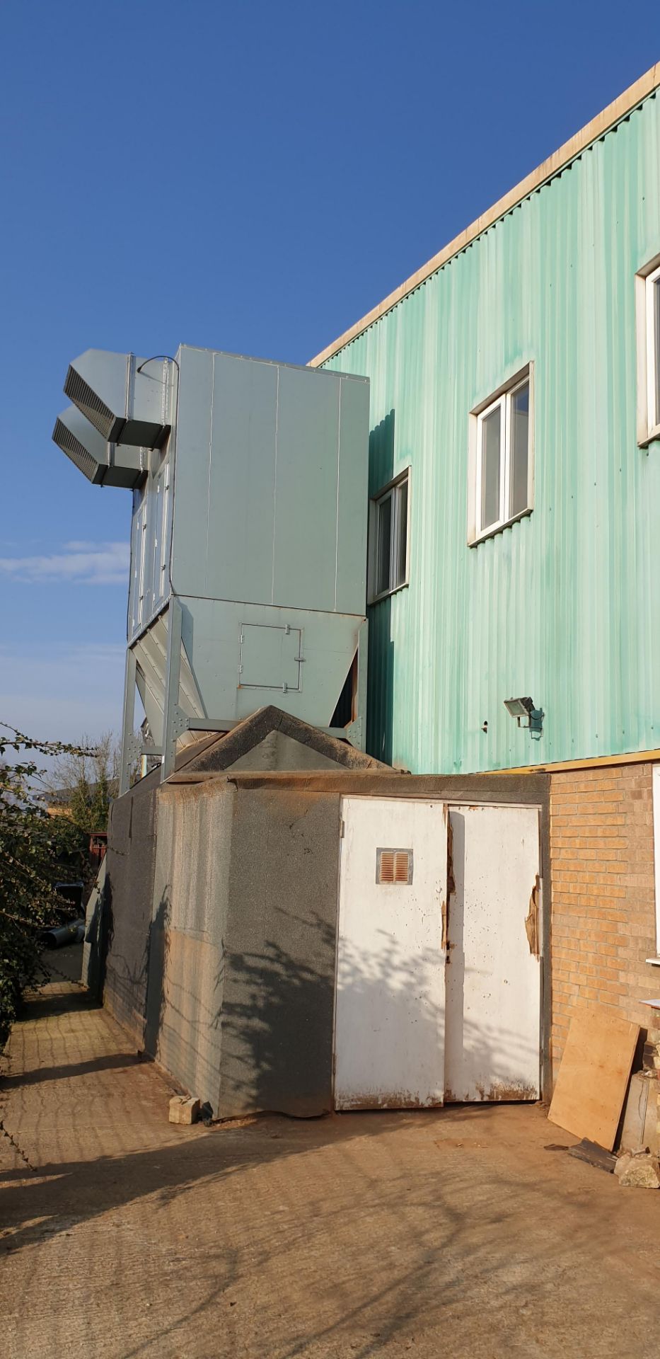 1: Wood Waste Control Limited, Dust Extractor, complete with internal and external overhead extracti - Image 8 of 8