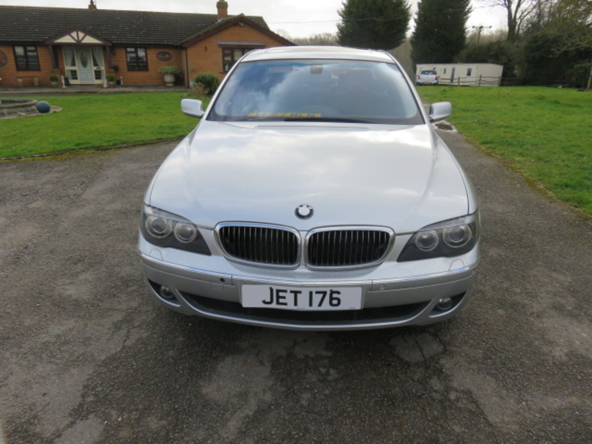 1 BMW 760Li 6.0 Petrol Silver Four Door Saloon - Image 8 of 19