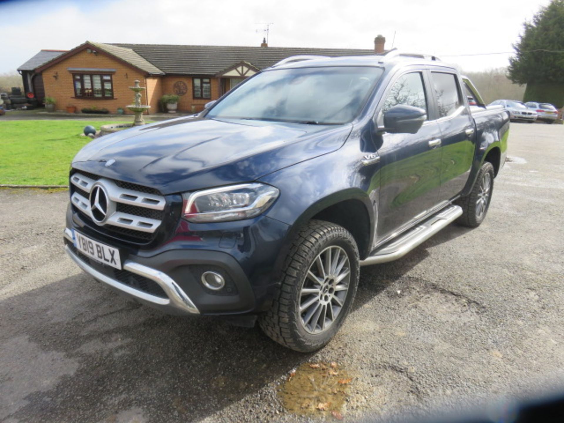 1 Mercedes Benz X-350 Power D 4MATIC 3.0 Diesel Pick Up - Image 3 of 13
