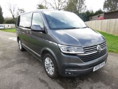 1 Volkswagen Caravelle 2.0 TDI (150PS) Executive BMT SNB DSG 7 Seat Five Door MPV