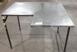 1 : Corner Stainless Steel Prep Table