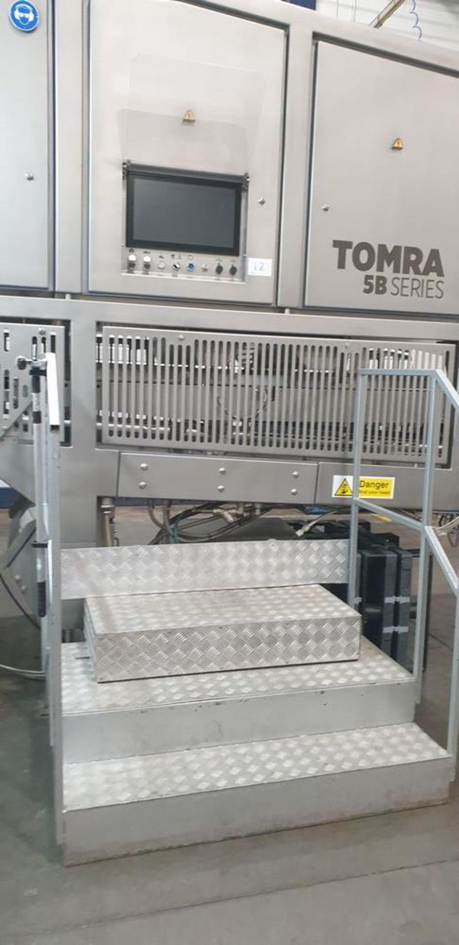 1: Tomra Sorting Solutions 5B Series 800 Sensor Based Sorting Machine complete with touchscreen con - Image 4 of 9