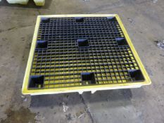 Approx 1.3m x 1.3m Polypropylene Spill Trap (PLEASE NOTE THAT THIS IS A REPRESENTATIVE PHOTOGRAPH ON