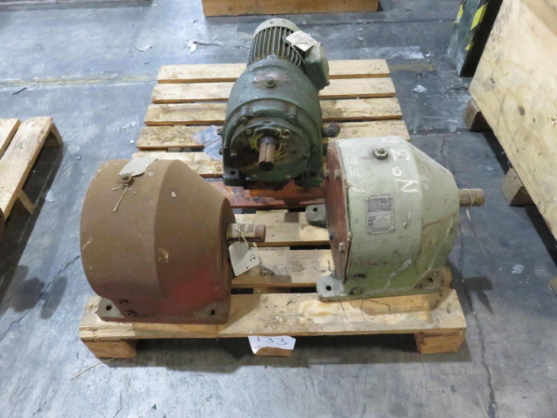 3 Globe Type 4T Gearboxes. Arjo Number 21.08.26