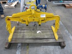 1 Unbranded Vertical Lift Clamp with 300kg Capacity