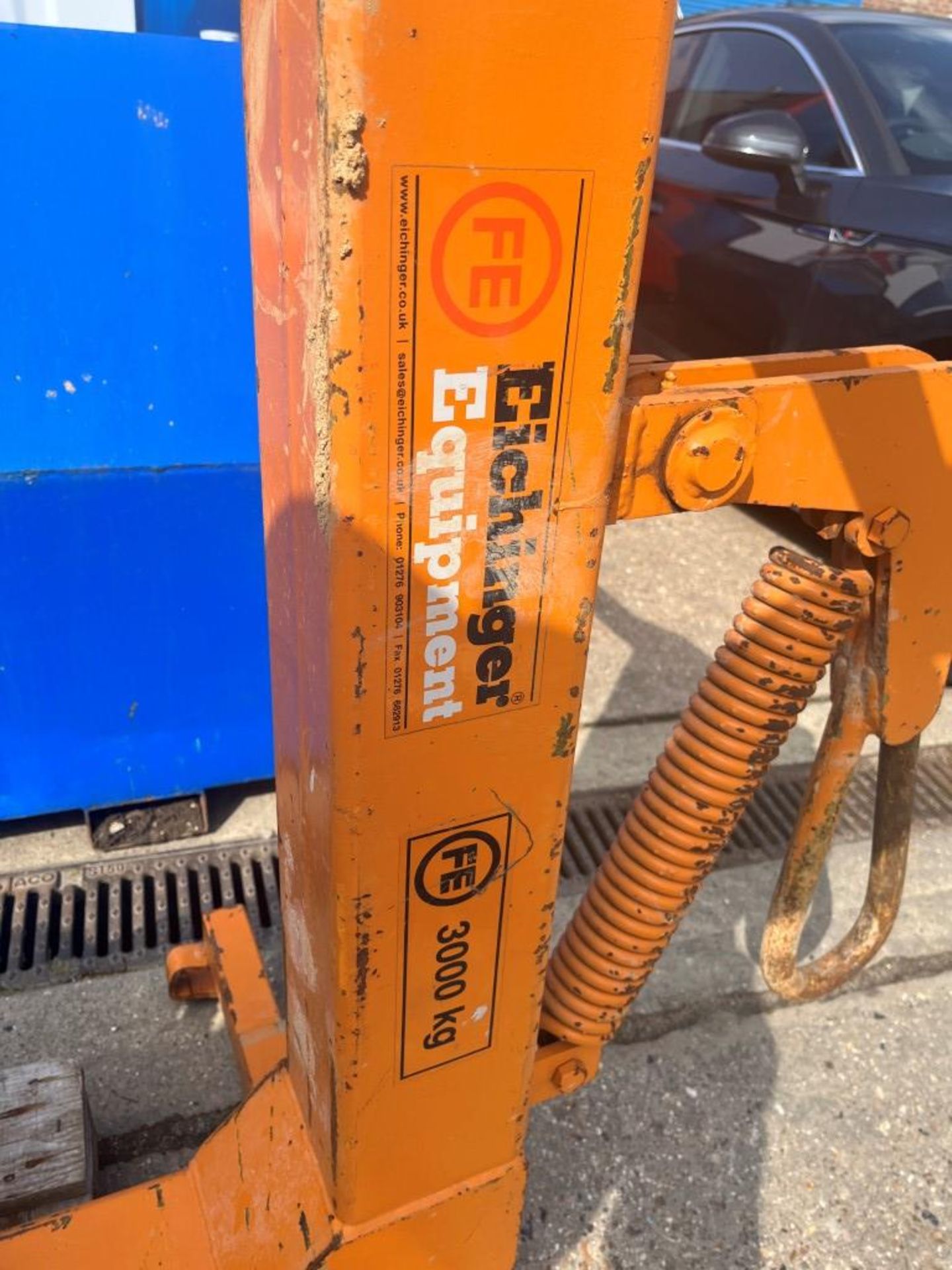 1, Eichinger Equipment Crane Pallet Fork with 3000kg Capacity. Serial No. C006037 - Image 2 of 2