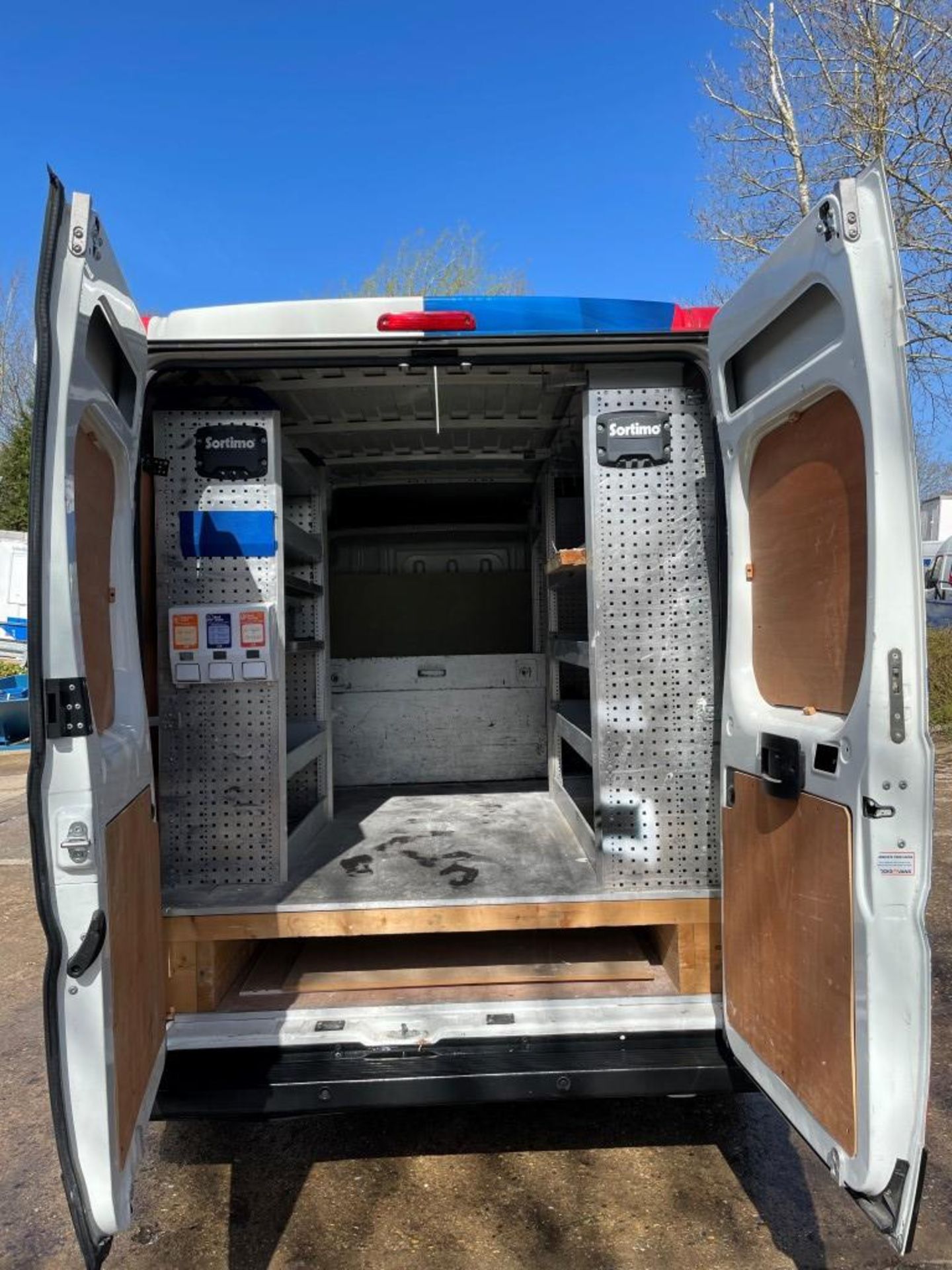 Peugeot Boxer 335 Pro L2H2 BHDI Diesel 6 Speed Manual Panel Van - Image 5 of 11