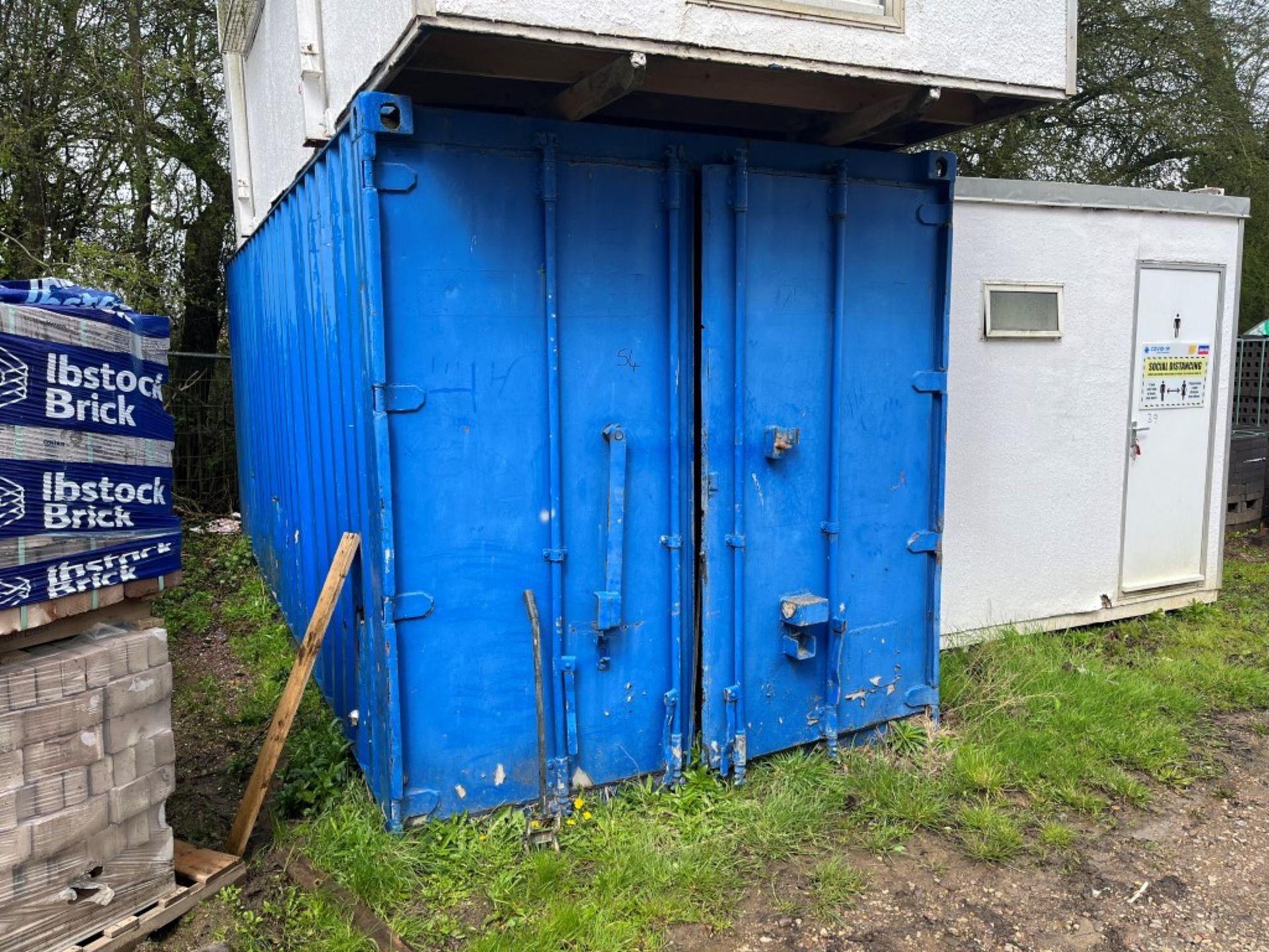 20ft Shipping Blue Container with Contents