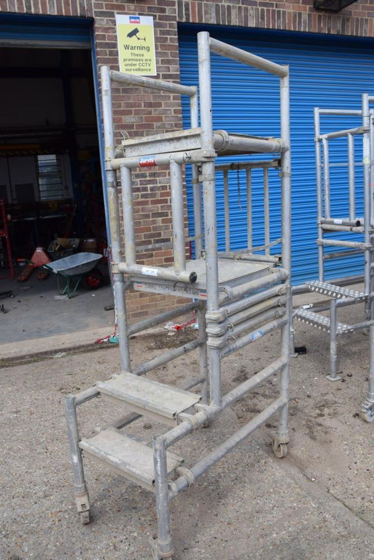 1, Folding Tubular Podium Work Platform