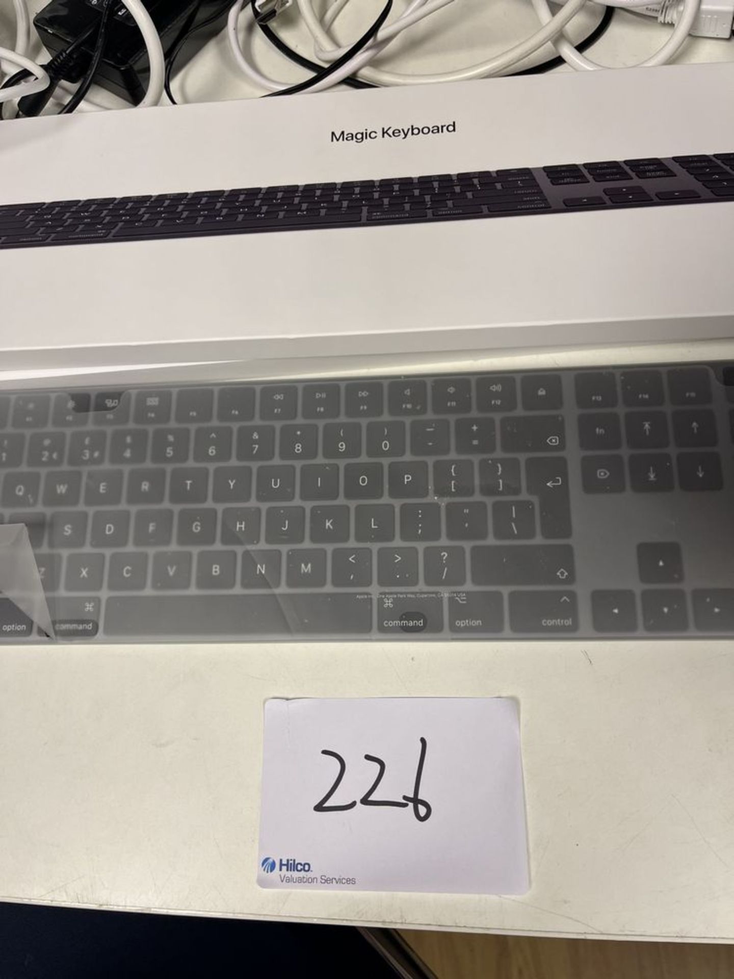 Apple Magic Keyboard with Numeric Keypad - Space Grey With box, no cable. Serial No.F0T112600BAHTG8A