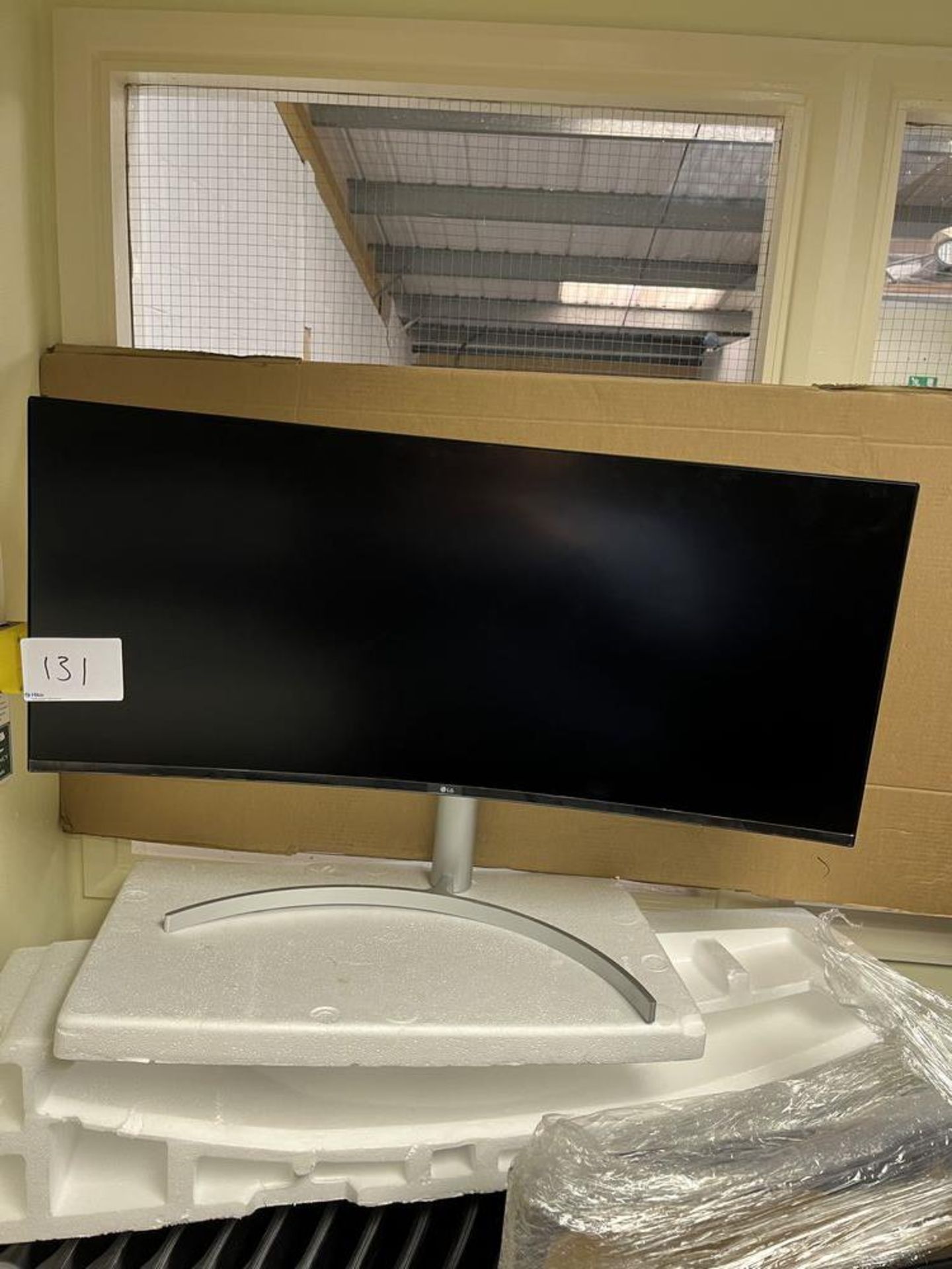 LG 38WN95C-W Curved Monitor With stand, no plugs Serial Number 204NTXR74674