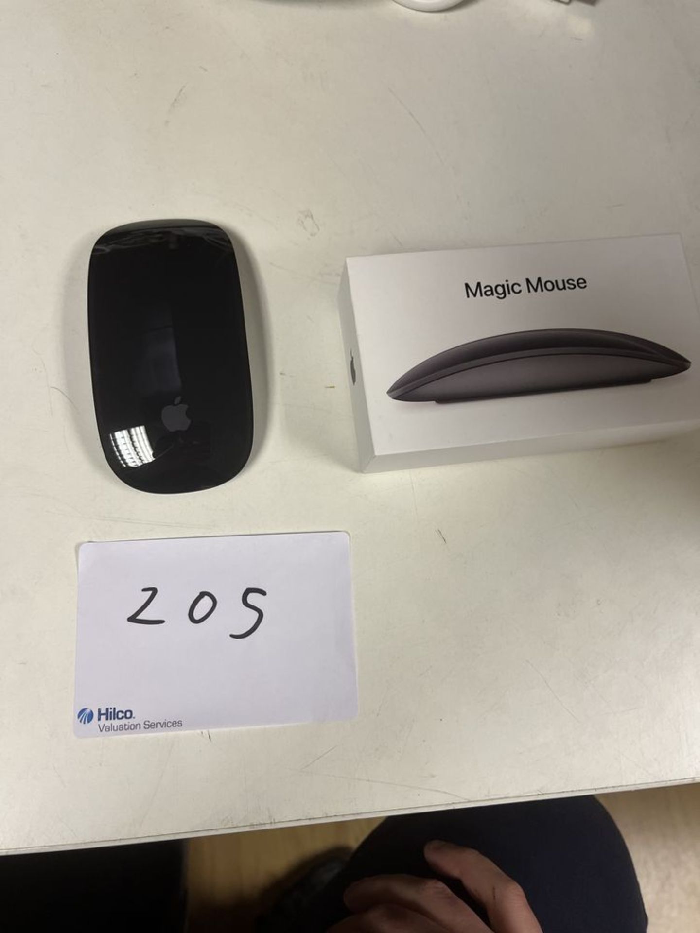 Apple Magic Mouse 2 With box and charger. Serial No.CC211350EFEJ51XAB