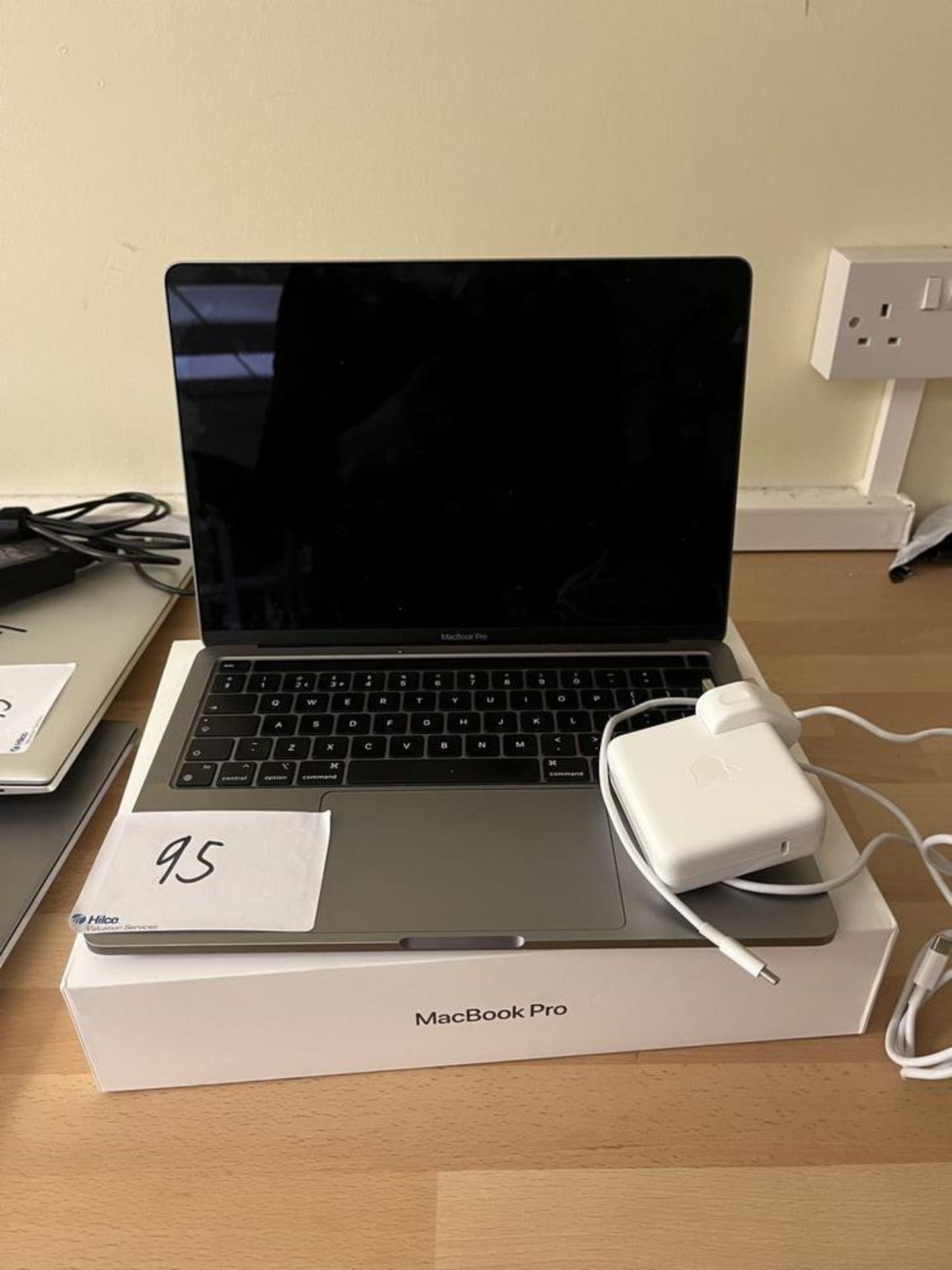 MacBook Pro (13-inch, M1, 2020) 8GB Memory With charger and box Serial Number FVFFD73NQ05D