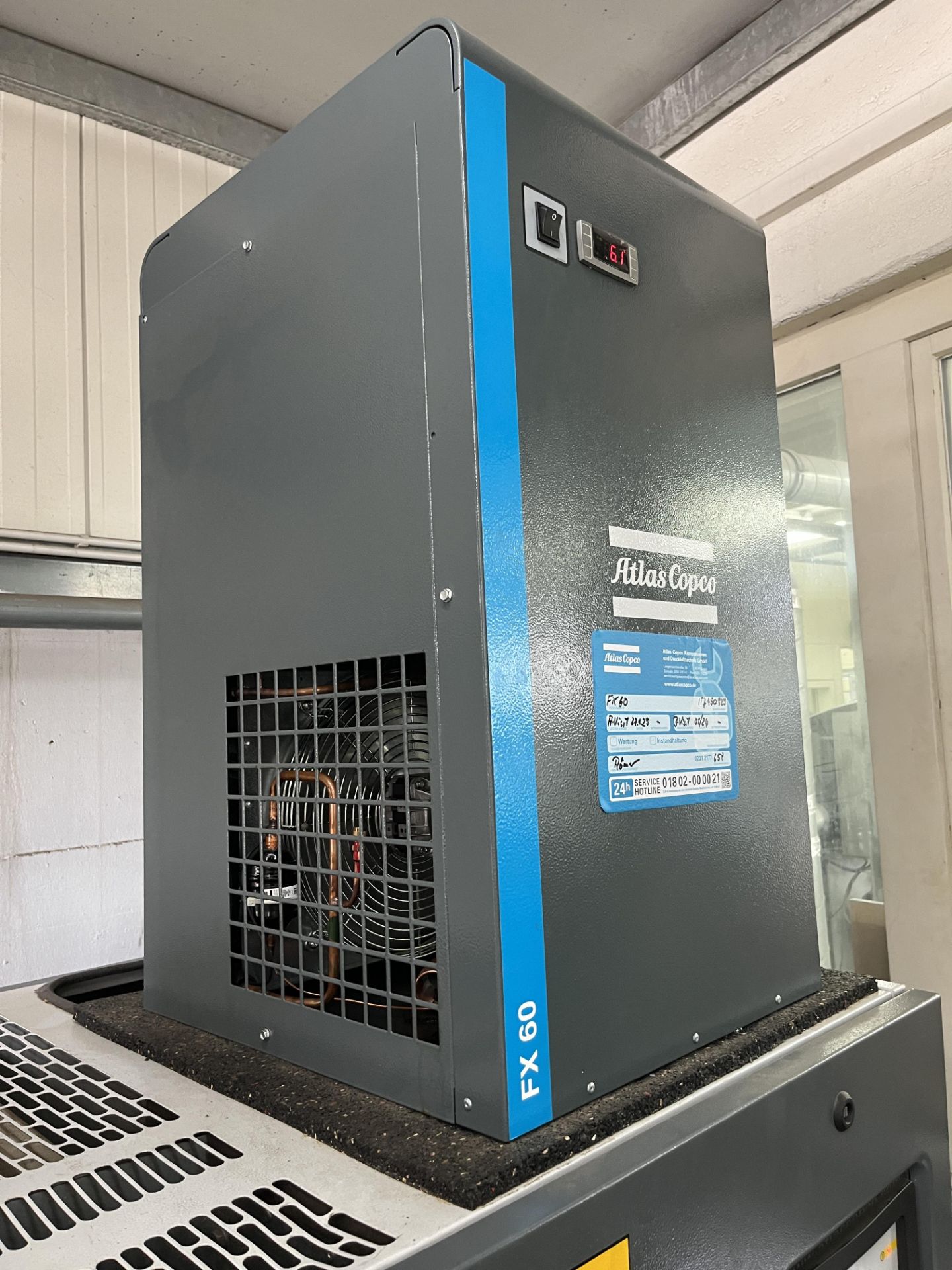 Atlas Copco WorkPlace Air System GA15VSD Packaged Screw Compressor - Image 5 of 5