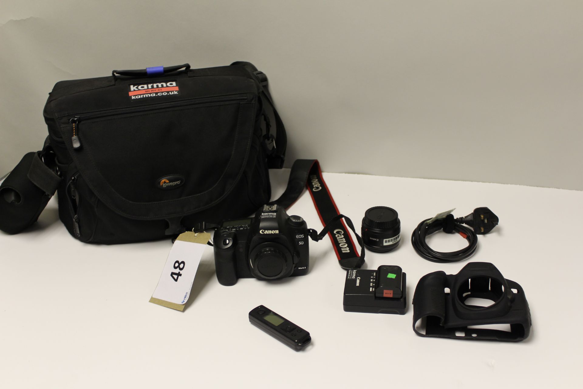 Canon EOS 5D MKII Camera Body with Assorted Accessories S/N 0730306159 - Image 2 of 2
