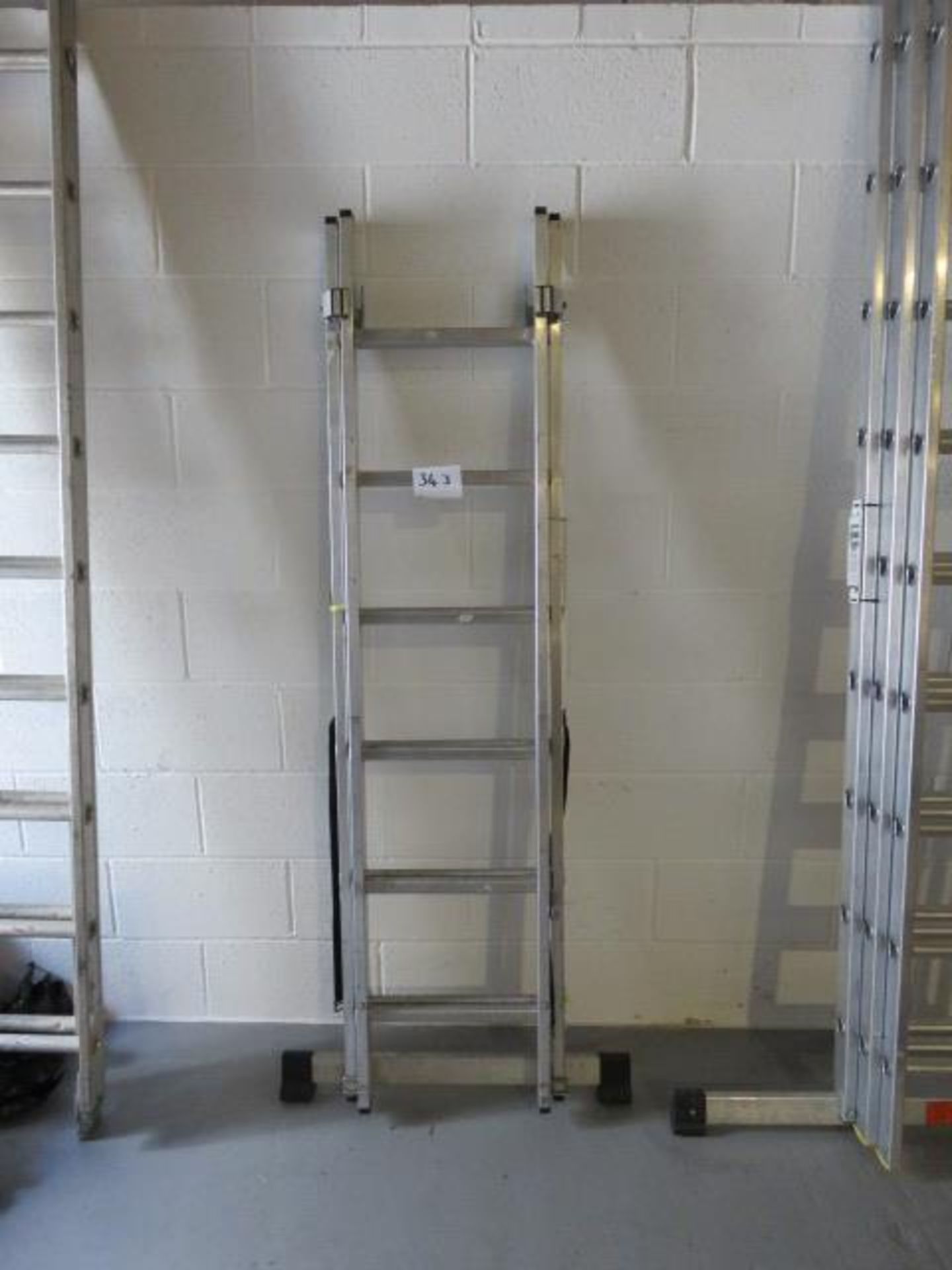 1, Aluminium 33 Tread Extending Ladder