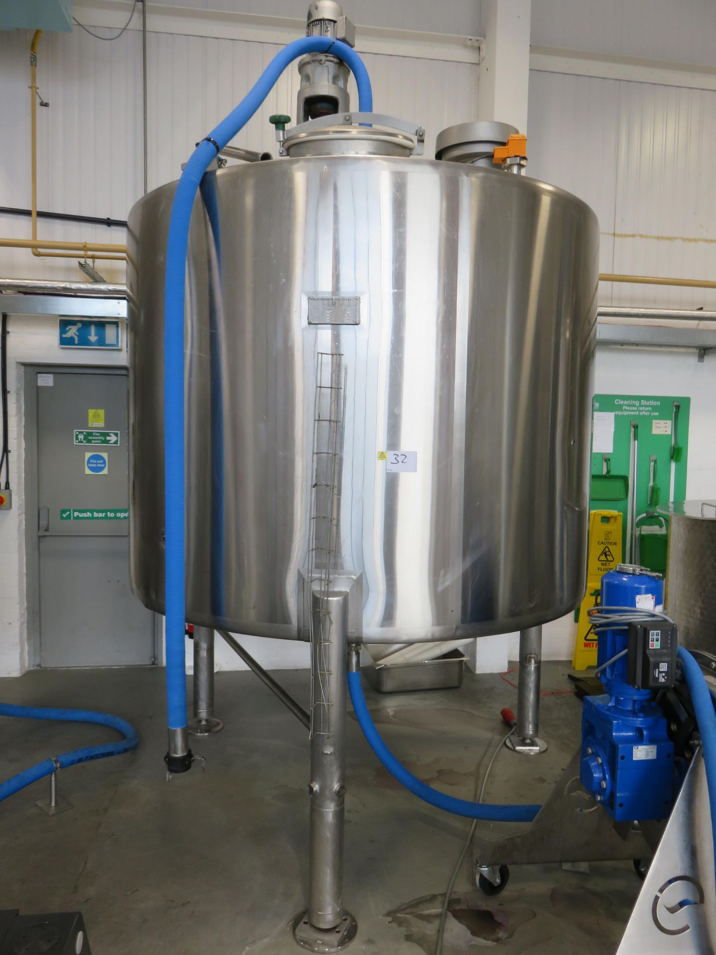 1, Blackwater Engineering Approx 5000 Litre Stainless Steel Mixing Tank Serial No. 5327 with Agitat