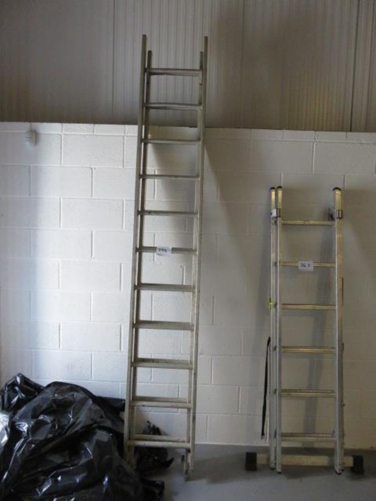 1, Aluminium 22 Tread Extending Ladder