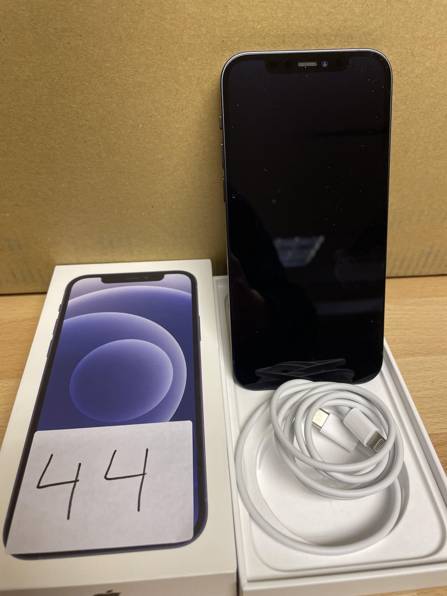 Apple, iPhone 12, Comes with charging cable and box, Serial Number FFYGX2XL0F0X