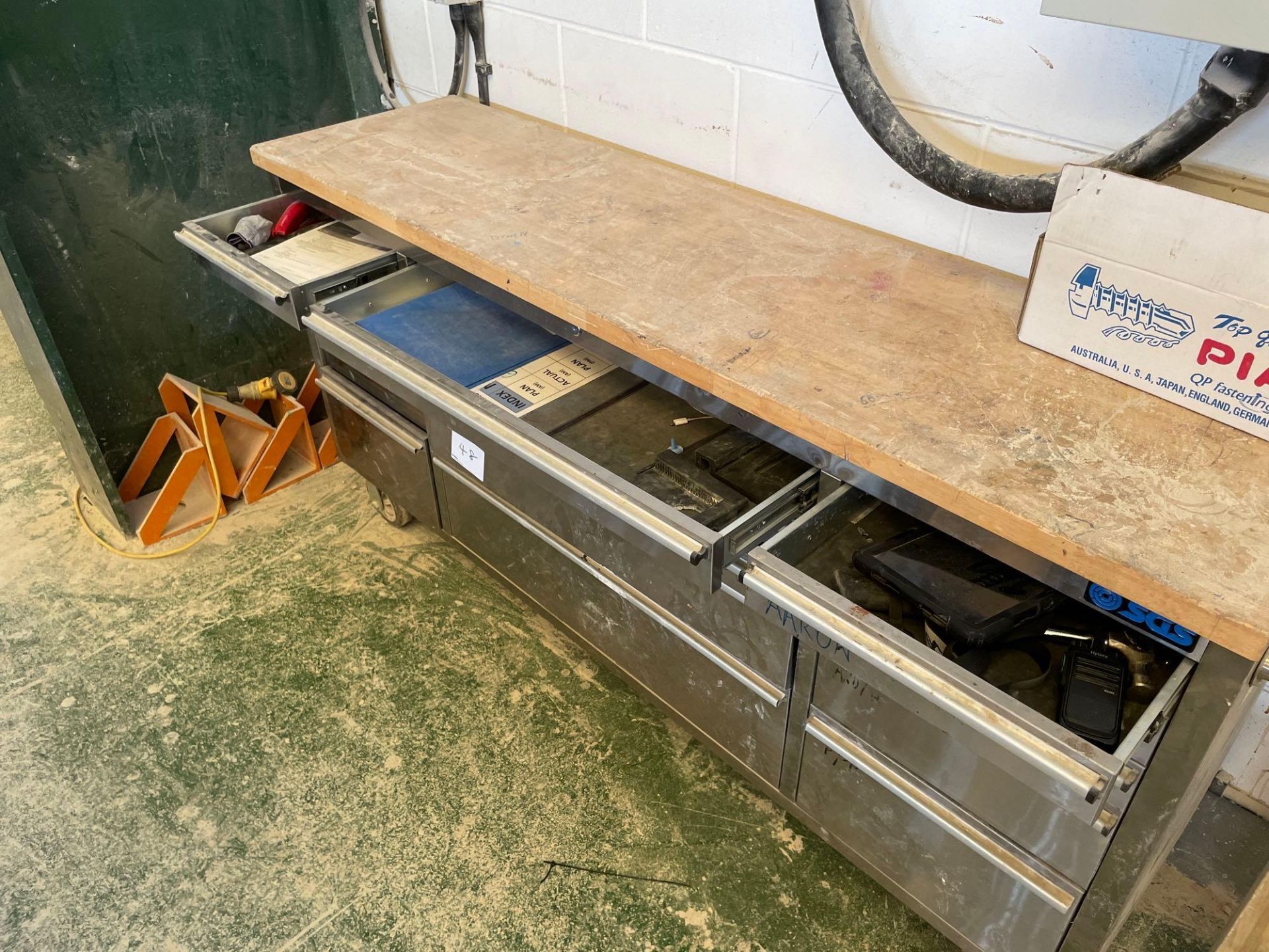 SGS 10 Compartment Steel Tool Chest on Castors With Timber Top - Image 3 of 3