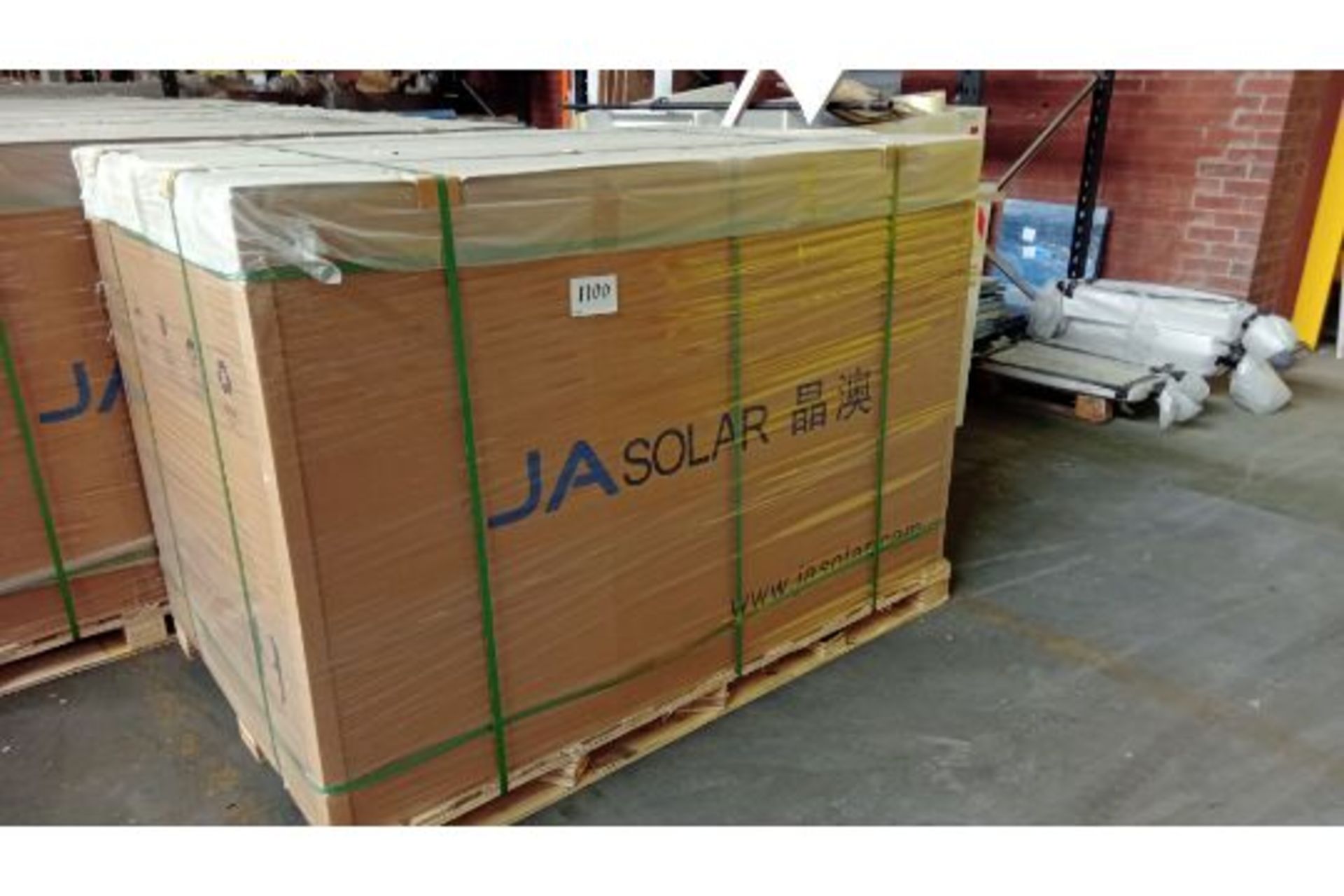 36: JA Solar JAM54S31-395/MR Solar Panel PERC Half-Cell Black Module 395W