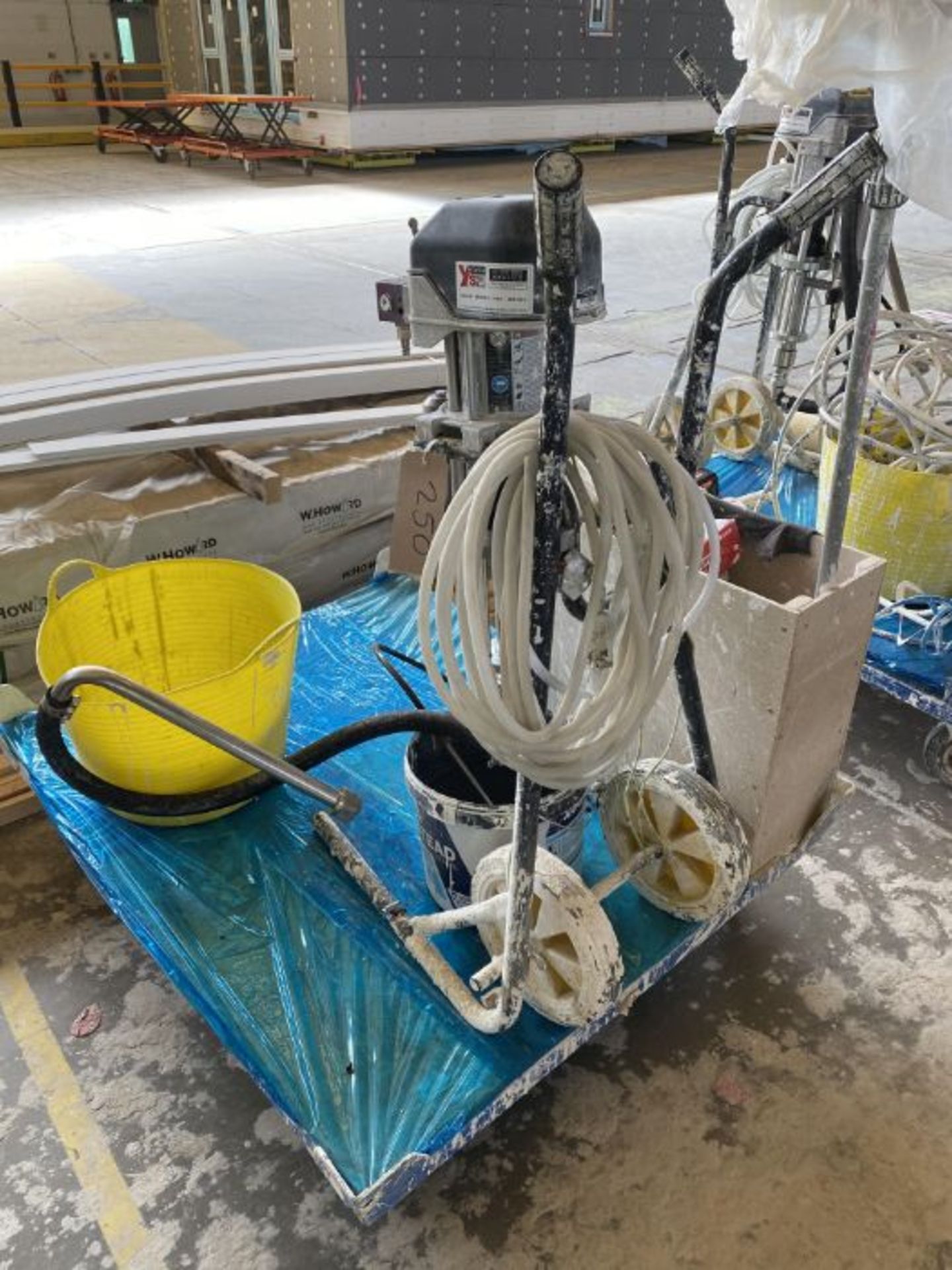 Mobile Paint Spray Trolley With Wagner Pump type 28-40