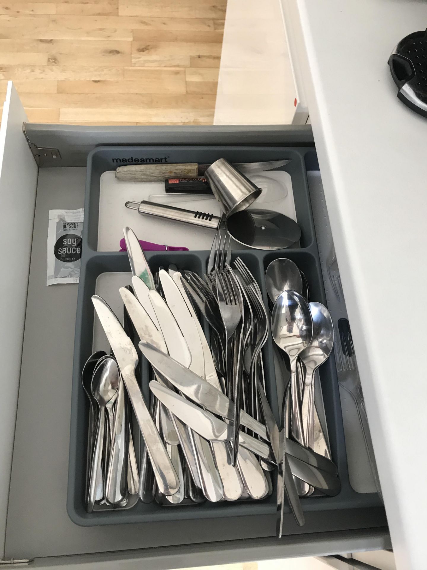 Qty, Kitchen Crockery and Utensils, As Lotted - Image 4 of 4