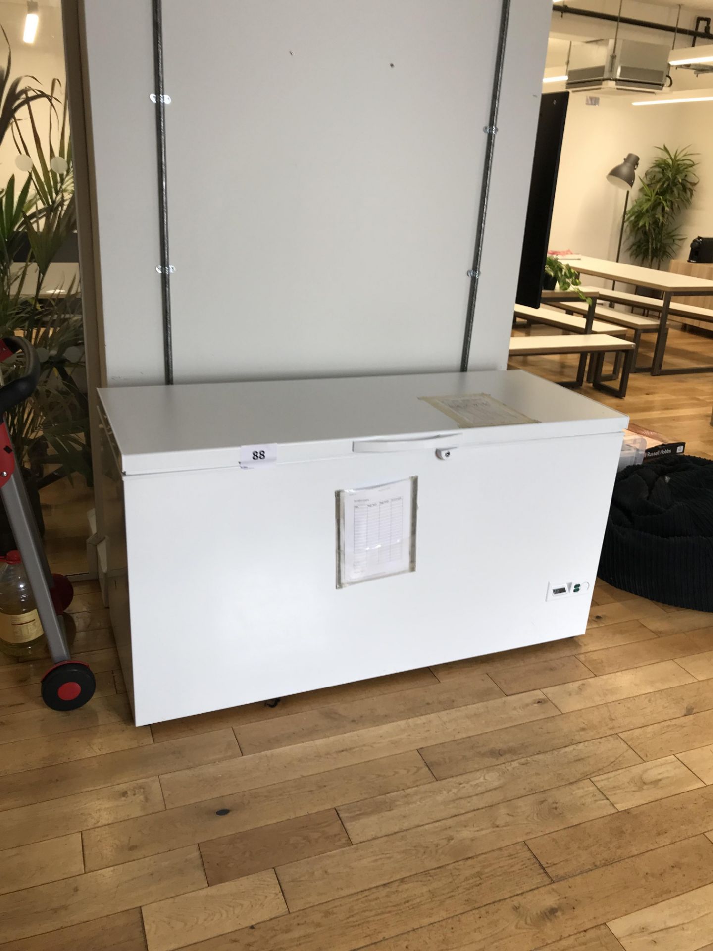 1, Vestfrost SE325 Chest Freezer