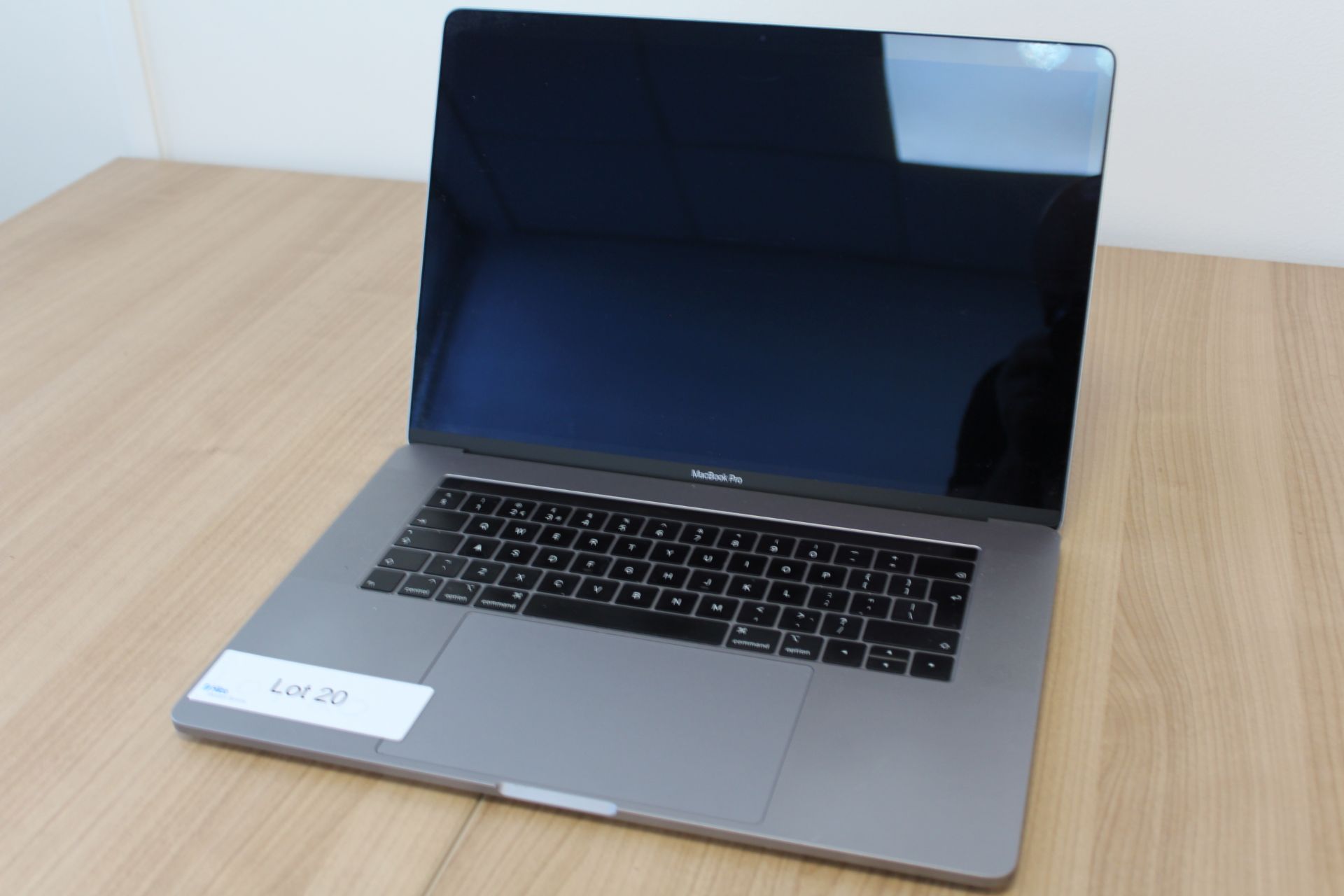 Apple MacBook Pro A1990 Laptop Computer ,No Charger, s/n C02Y515JJG5J