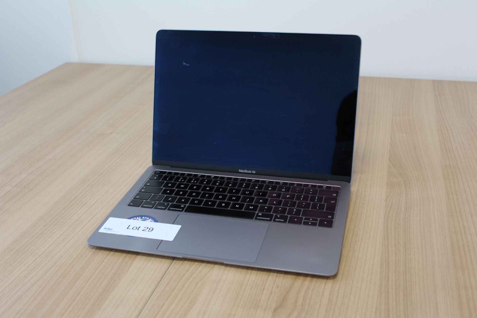 Apple MacBook Air A1932 Laptop Computer ,No Charger, s/n C02XL2HAJK78