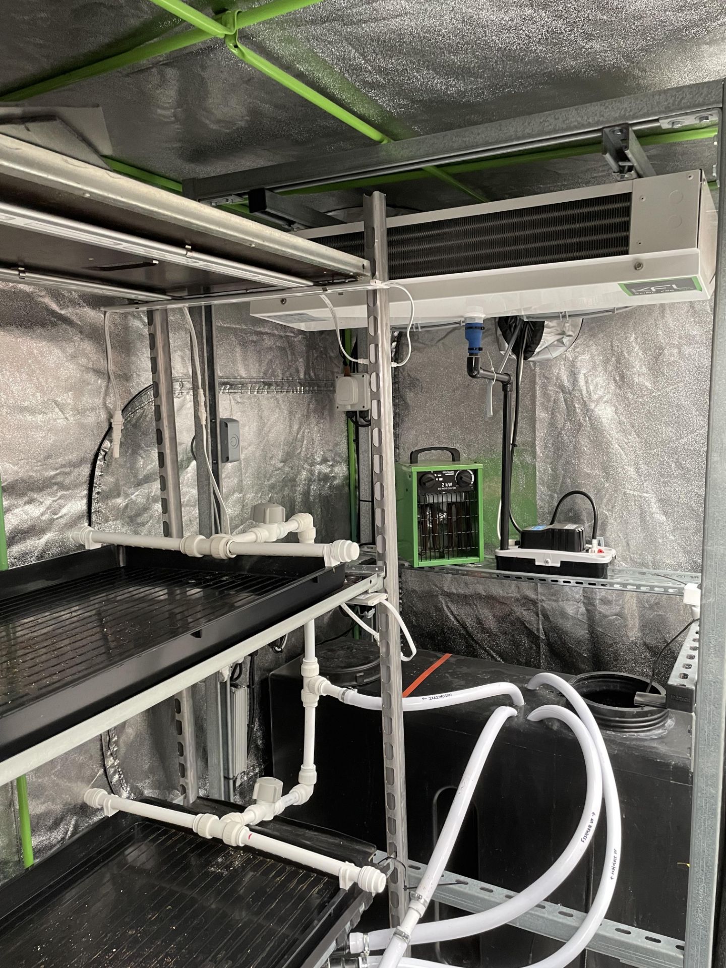 2.4 x 1.2 x 2M Horticultural / Hydroponic Growing Tent Including: Eider Controls Dehumidifier and Da - Image 3 of 6